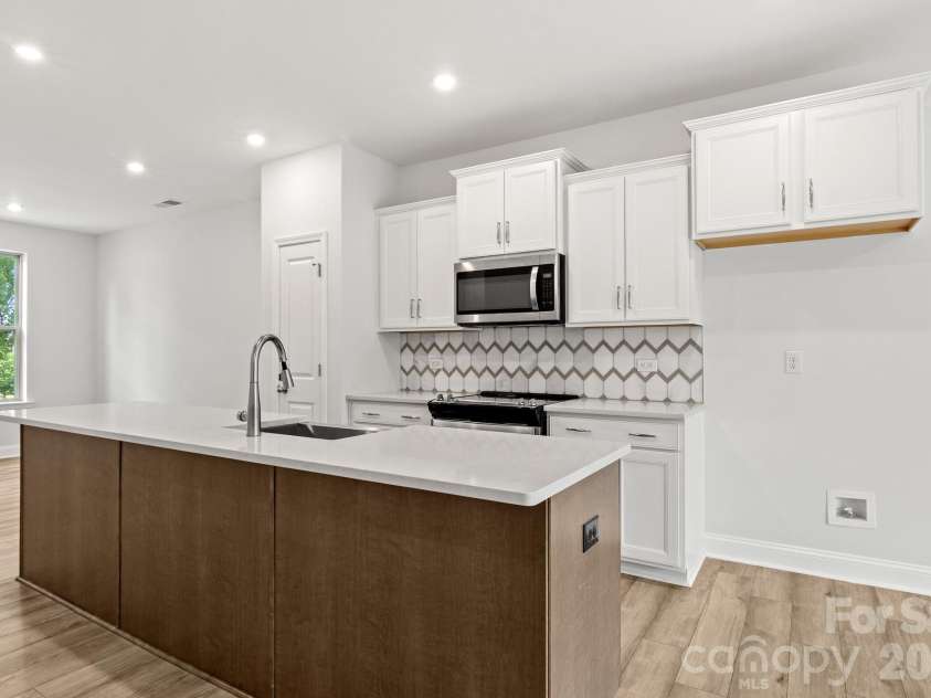 120 Judson Avenue, Charlotte, NC 28208.  MLS# CAR4393574, YatesRealty ID 39234. 