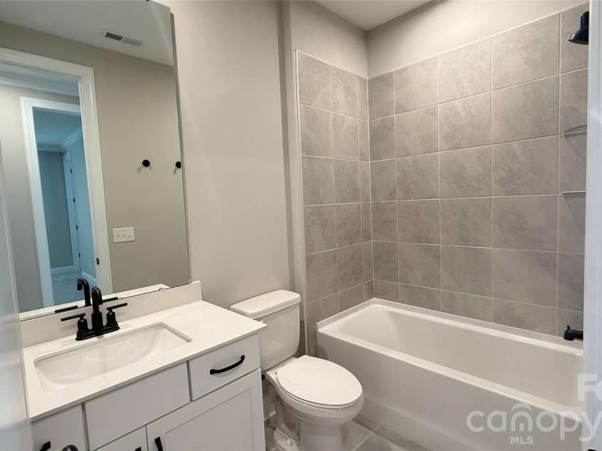 12065 Lavinia Lane, Charlotte, NC 28277.  MLS# CAR4284718, YatesRealty ID 39235. 2nd floor Hall Bath
