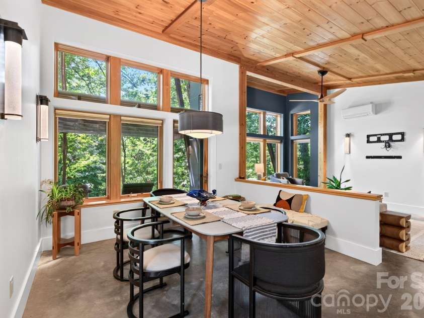 253 Edgewood Road, Asheville, NC 28804.  MLS# CAR4401448, YatesRealty ID 39237. Dining Area