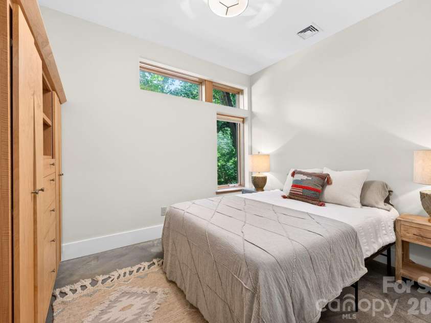 253 Edgewood Road, Asheville, NC 28804.  MLS# CAR4401448, YatesRealty ID 39237. Second bedroom