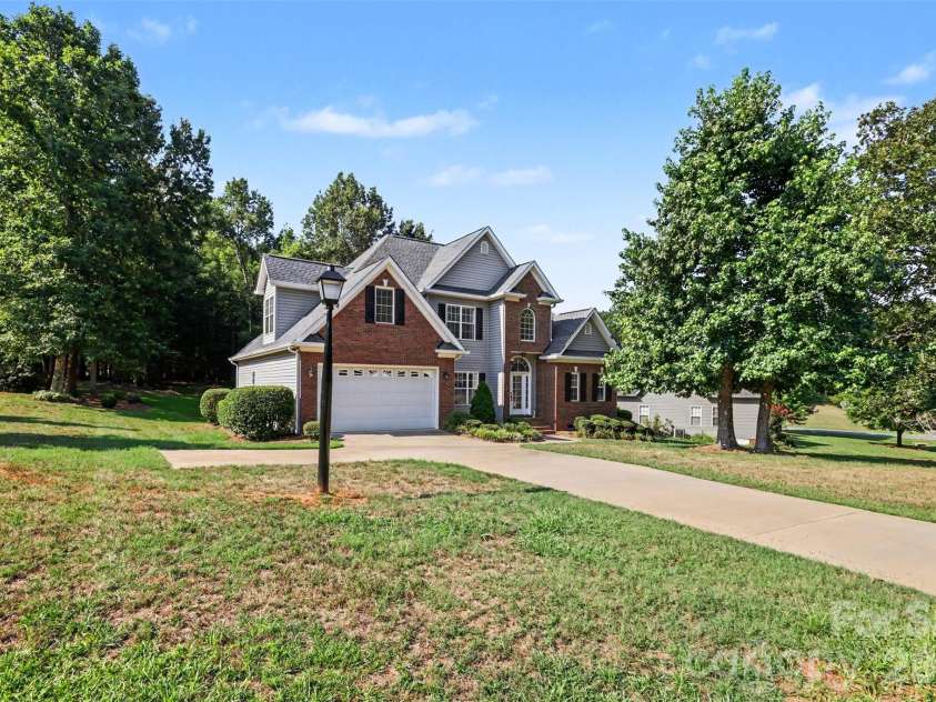 4206 Flint Drive, Lancaster, SC 29720.  MLS# CAR4405522, YatesRealty ID 39238. 