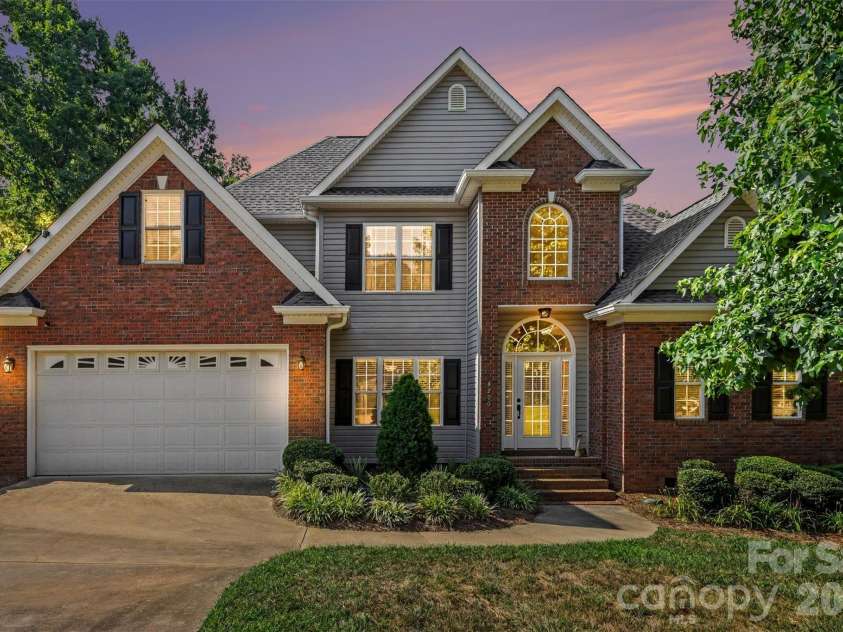 4206 Flint Drive, Lancaster, SC 29720.  MLS# CAR4405522, YatesRealty ID 39238. 