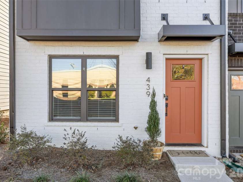 439 Blairhill Road, Charlotte, NC 28217.  MLS# CAR4337502, YatesRealty ID 3924. 