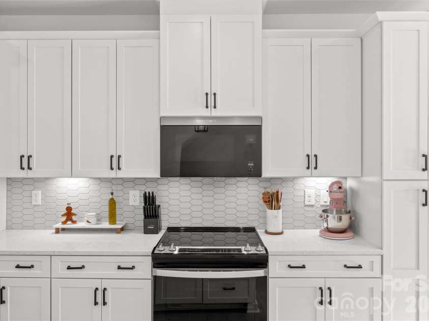 439 Blairhill Road, Charlotte, NC 28217.  MLS# CAR4337502, YatesRealty ID 3924. 