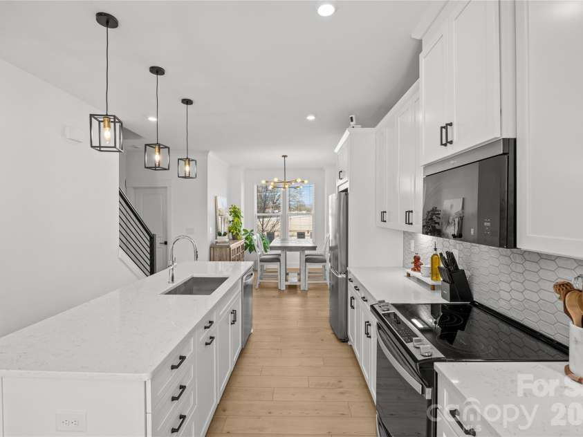 439 Blairhill Road, Charlotte, NC 28217.  MLS# CAR4337502, YatesRealty ID 3924. 