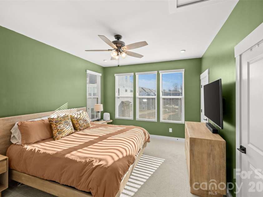 439 Blairhill Road, Charlotte, NC 28217.  MLS# CAR4337502, YatesRealty ID 3924. 