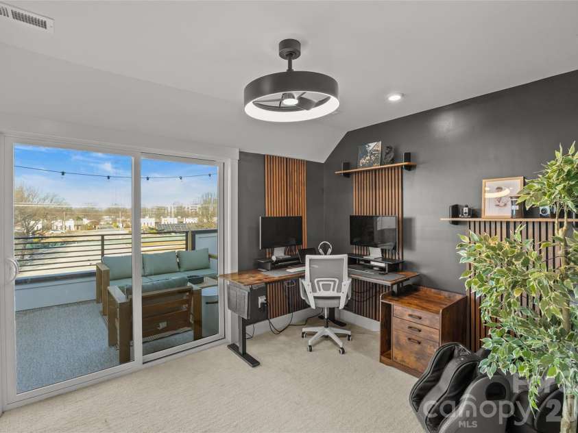 439 Blairhill Road, Charlotte, NC 28217.  MLS# CAR4337502, YatesRealty ID 3924. 