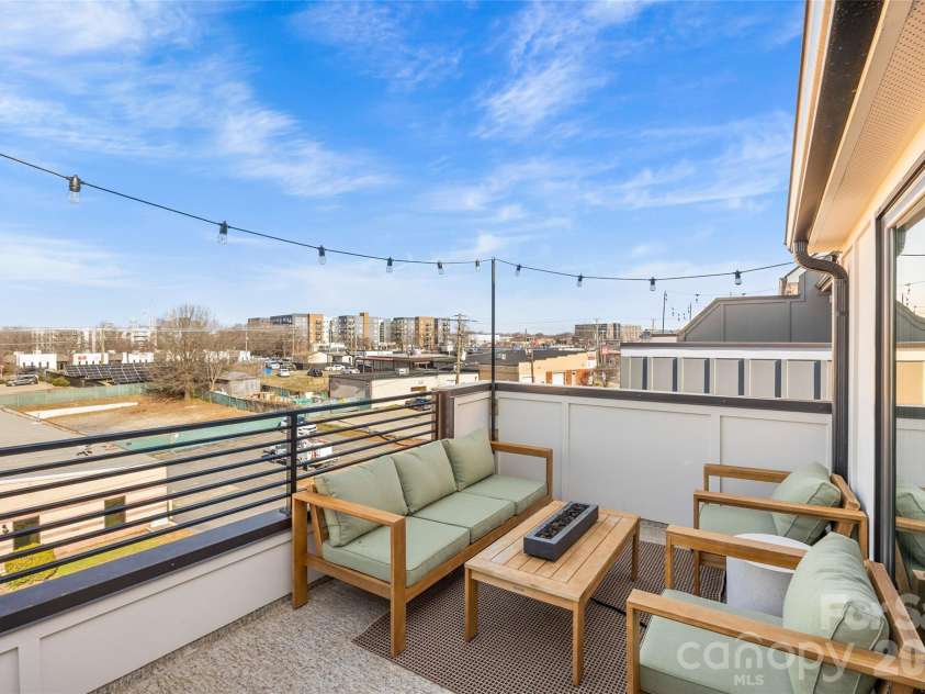 439 Blairhill Road, Charlotte, NC 28217.  MLS# CAR4337502, YatesRealty ID 3924. 