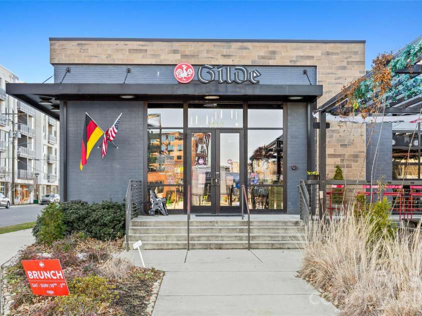 439 Blairhill Road, Charlotte, NC 28217.  MLS# CAR4337502, YatesRealty ID 3924. 