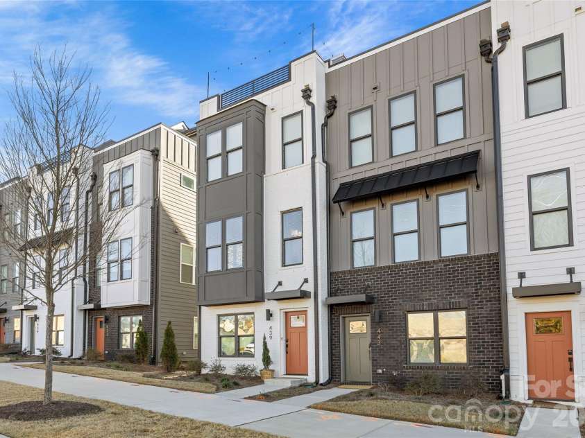 439 Blairhill Road, Charlotte, NC 28217.  MLS# CAR4337502, YatesRealty ID 3924. 