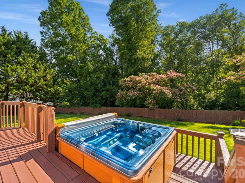 115 Country Club Drive, Morganton, NC 28655.  MLS# CAR4395354, YatesRealty ID 39240. Back Deck