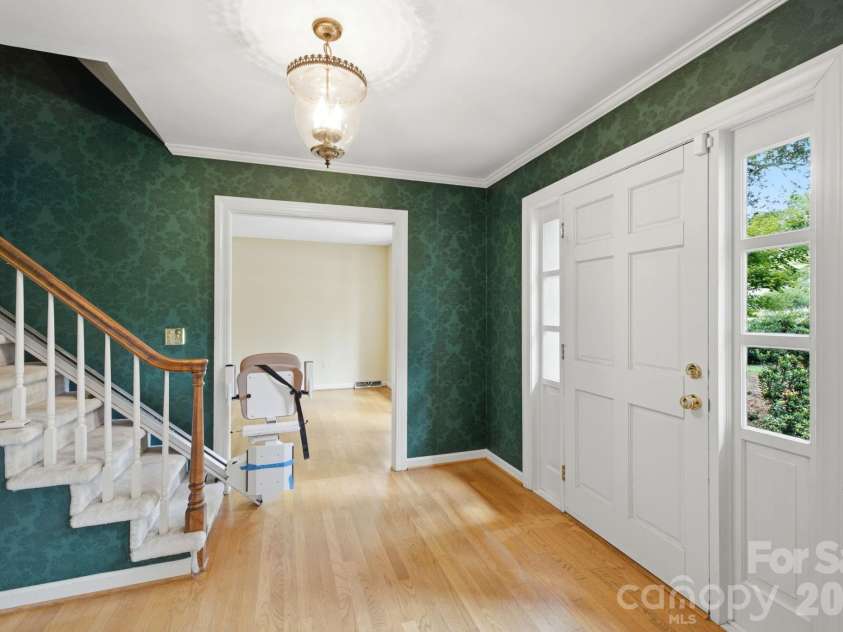 710 37th Avenue, Hickory, NC 28601.  MLS# CAR4399079, YatesRealty ID 39244. 