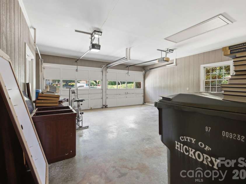 710 37th Avenue, Hickory, NC 28601.  MLS# CAR4399079, YatesRealty ID 39244. 