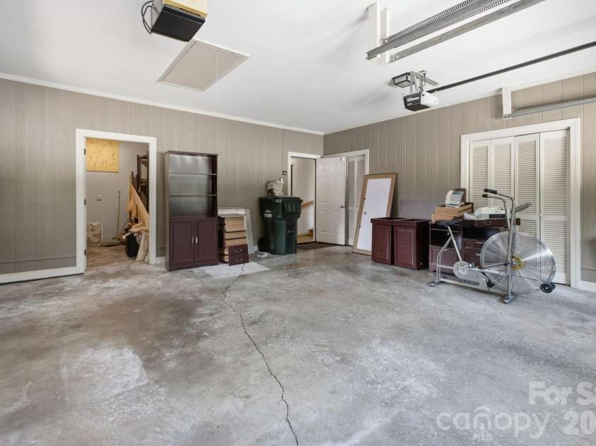 710 37th Avenue, Hickory, NC 28601.  MLS# CAR4399079, YatesRealty ID 39244. 