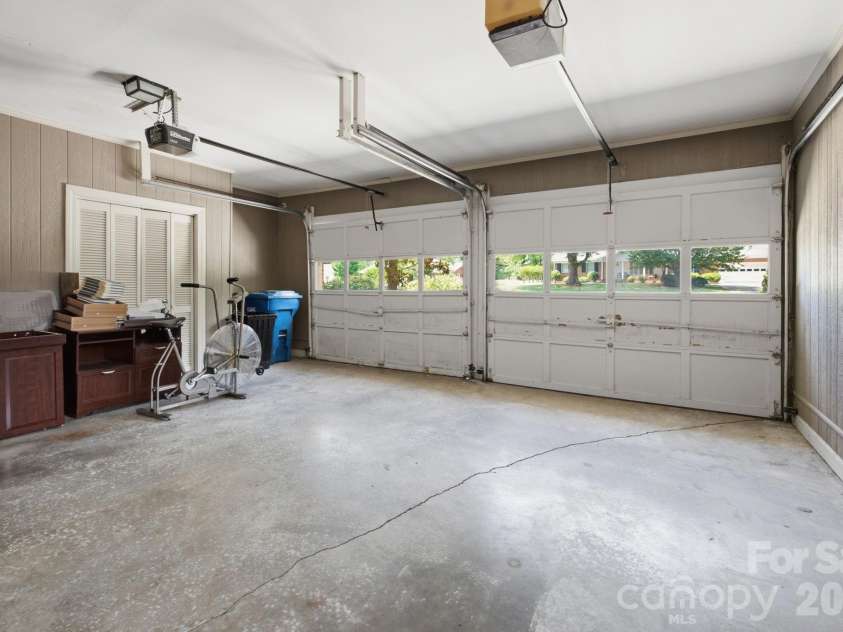 710 37th Avenue, Hickory, NC 28601.  MLS# CAR4399079, YatesRealty ID 39244. 