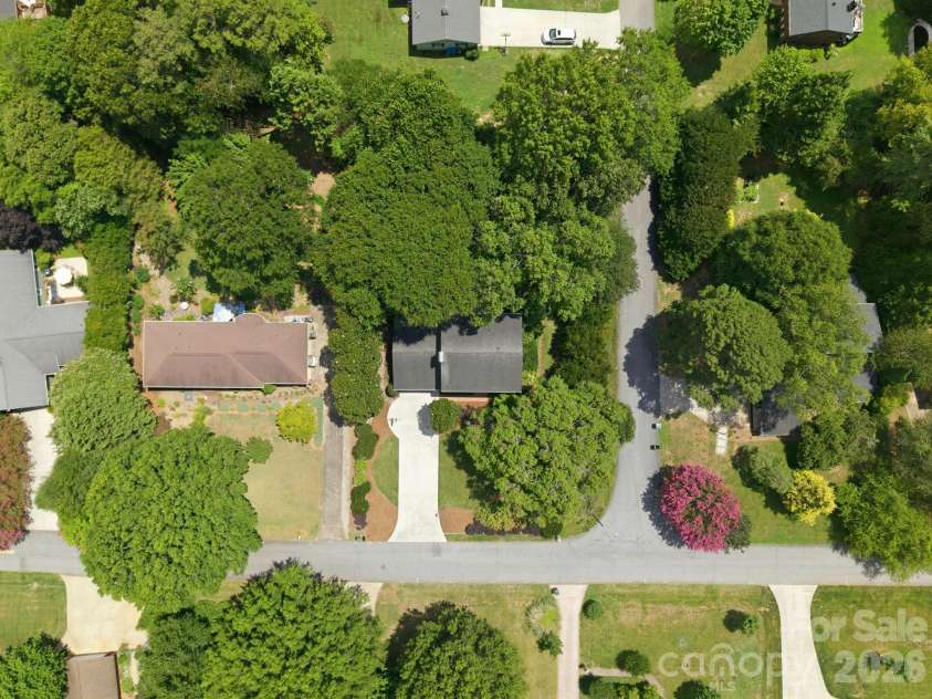 710 37th Avenue, Hickory, NC 28601.  MLS# CAR4399079, YatesRealty ID 39244. 