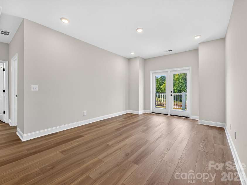 16020 Cloud Nine Court, Matthews, NC 28105.  MLS# CAR4350170, YatesRealty ID 39246. Loft