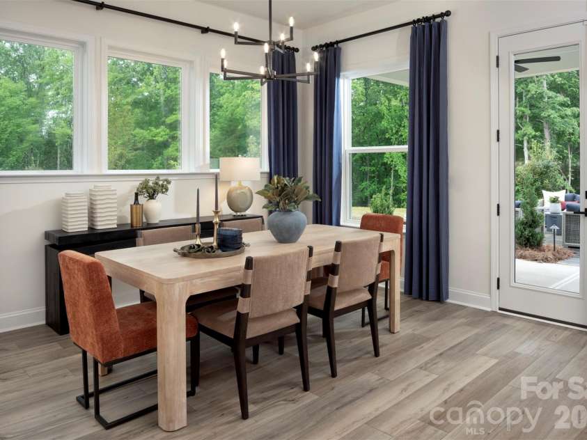 16020 Cloud Nine Court, Matthews, NC 28105.  MLS# CAR4350170, YatesRealty ID 39246. Representative dining area