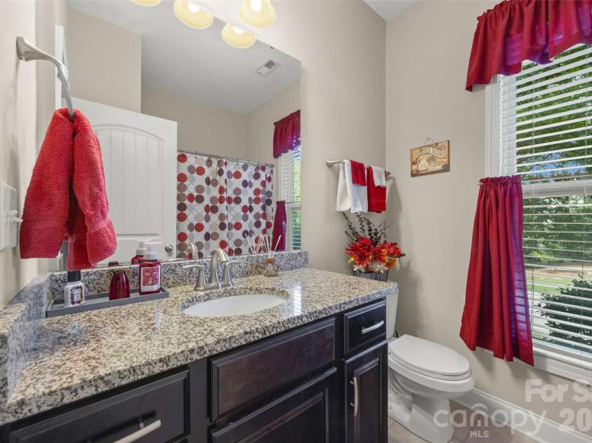 78029 Rillstone Drive, Lancaster, SC 29720.  MLS# CAR4404905, YatesRealty ID 39250. Full Bathroom