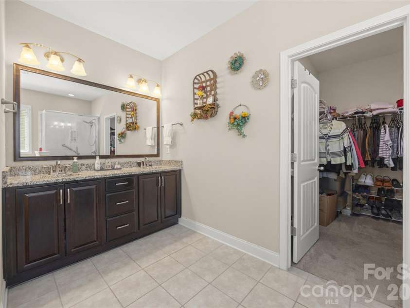 78029 Rillstone Drive, Lancaster, SC 29720.  MLS# CAR4404905, YatesRealty ID 39250. Primary Bathroom with Walk-In Closet
