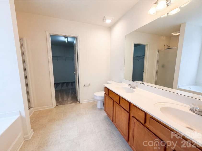221 Sycamore Creek Road, Fort Mill, SC 29708.  MLS# CAR4379306, YatesRealty ID 39251. 