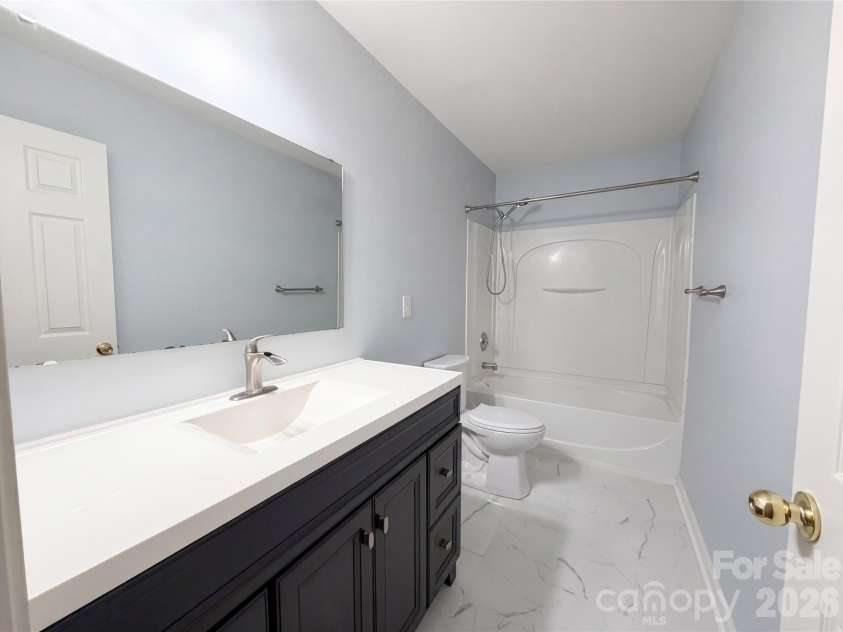 221 Sycamore Creek Road, Fort Mill, SC 29708.  MLS# CAR4379306, YatesRealty ID 39251. 