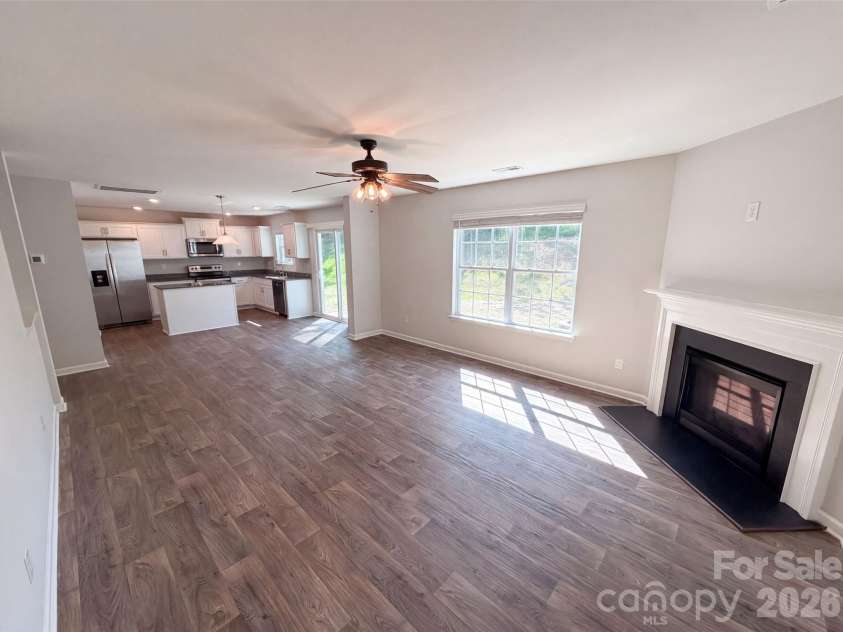 2014 Tarzi Lane, Charlotte, NC 28215.  MLS# CAR4402751, YatesRealty ID 39252. 