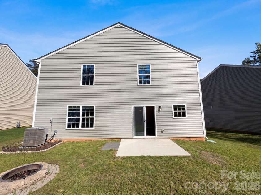 2014 Tarzi Lane, Charlotte, NC 28215.  MLS# CAR4402751, YatesRealty ID 39252. 