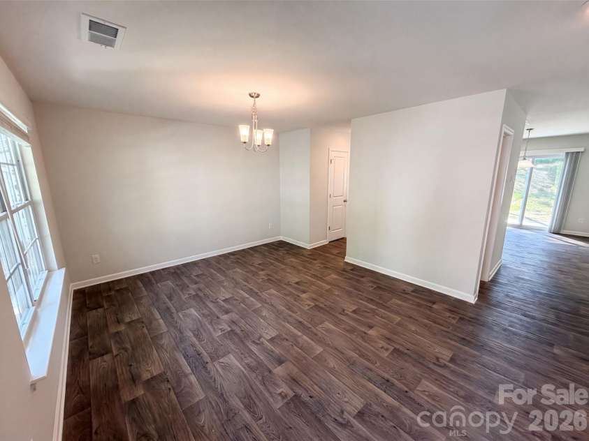 2014 Tarzi Lane, Charlotte, NC 28215.  MLS# CAR4402751, YatesRealty ID 39252. 
