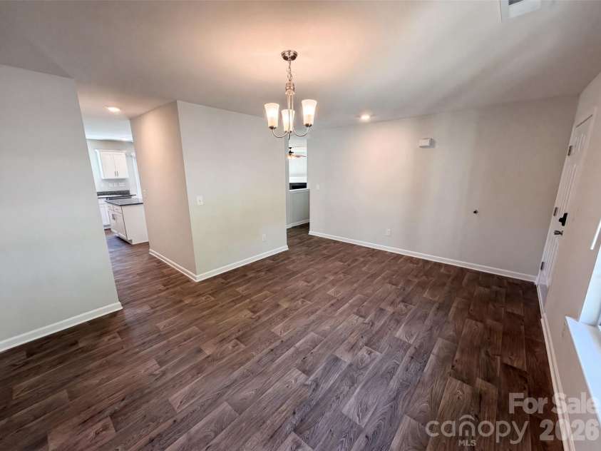 2014 Tarzi Lane, Charlotte, NC 28215.  MLS# CAR4402751, YatesRealty ID 39252. 