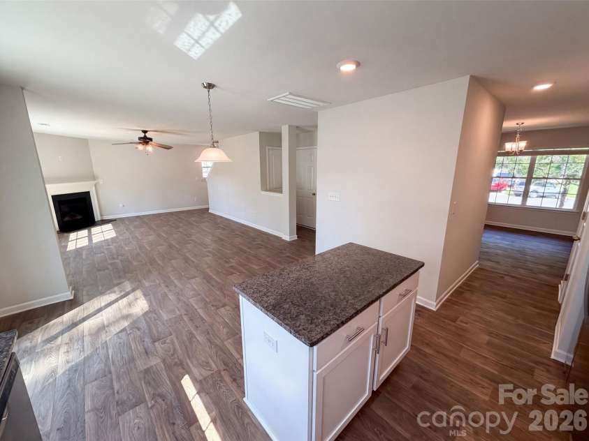 2014 Tarzi Lane, Charlotte, NC 28215.  MLS# CAR4402751, YatesRealty ID 39252. 
