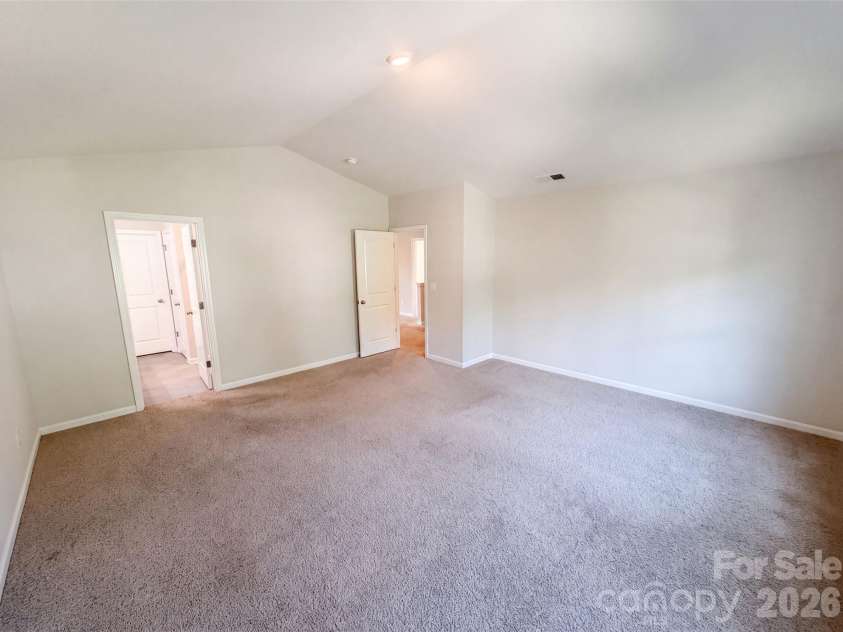 2014 Tarzi Lane, Charlotte, NC 28215.  MLS# CAR4402751, YatesRealty ID 39252. 