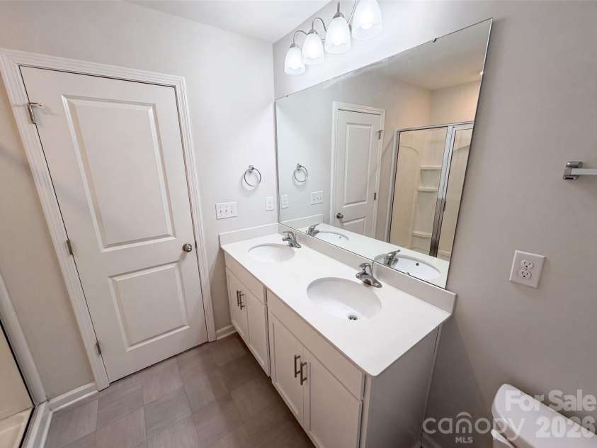 2014 Tarzi Lane, Charlotte, NC 28215.  MLS# CAR4402751, YatesRealty ID 39252. 