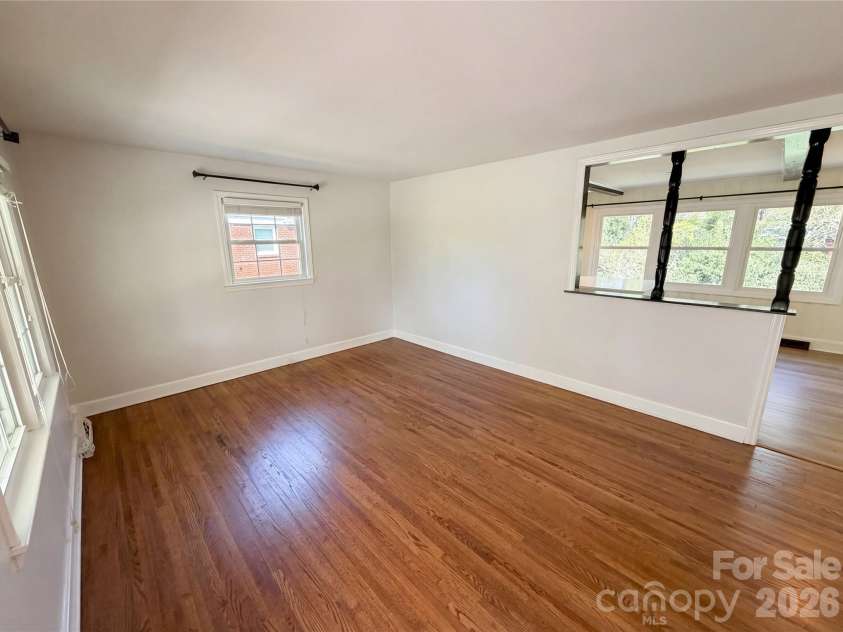 6621 Starcrest Drive, Charlotte, NC 28210.  MLS# CAR4364053, YatesRealty ID 39253. 