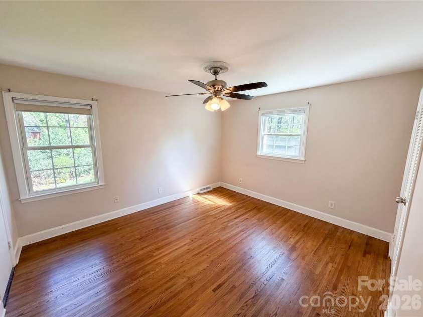 6621 Starcrest Drive, Charlotte, NC 28210.  MLS# CAR4364053, YatesRealty ID 39253. 