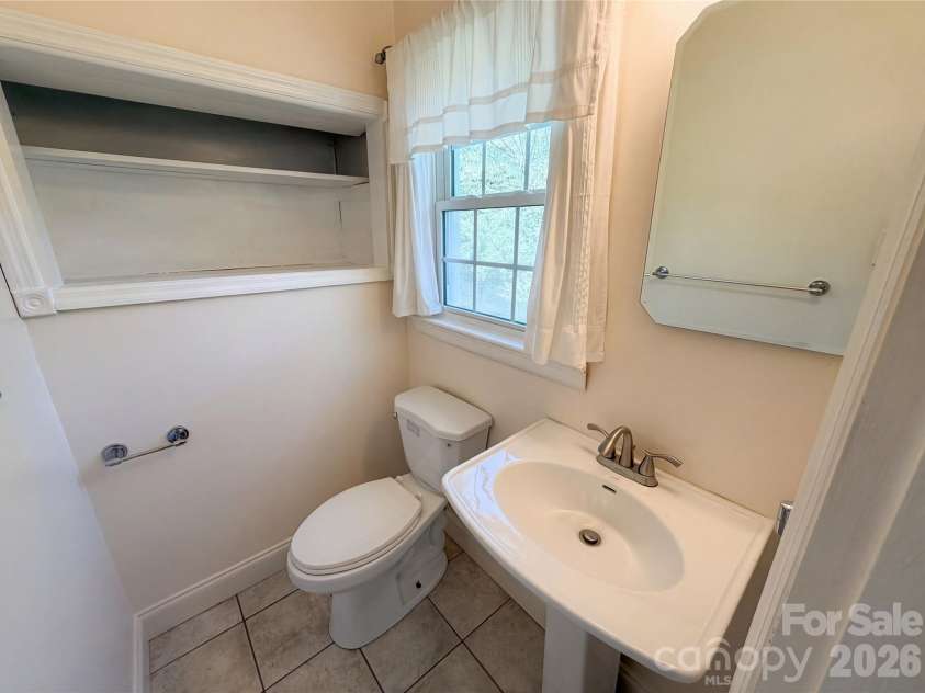 6621 Starcrest Drive, Charlotte, NC 28210.  MLS# CAR4364053, YatesRealty ID 39253. 