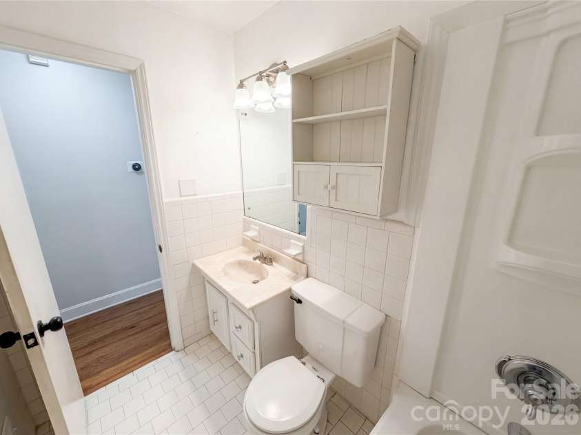 6621 Starcrest Drive, Charlotte, NC 28210.  MLS# CAR4364053, YatesRealty ID 39253. 