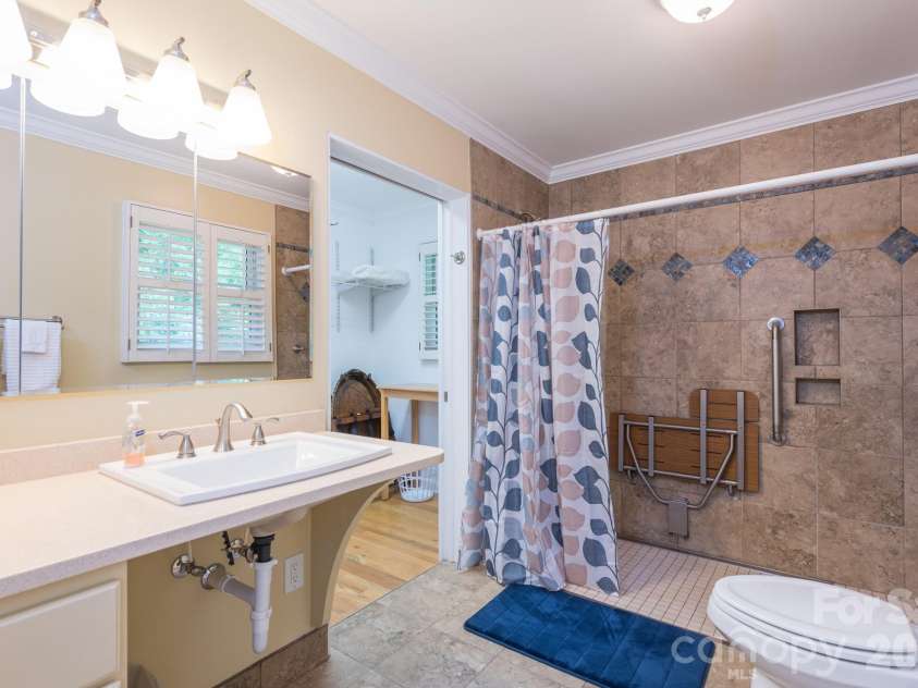 275 Allen Mountain Drive, Black Mountain, NC 28711.  MLS# CAR4403183, YatesRealty ID 39255. 