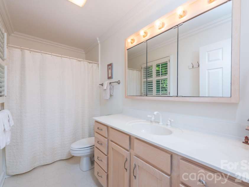 275 Allen Mountain Drive, Black Mountain, NC 28711.  MLS# CAR4403183, YatesRealty ID 39255. 