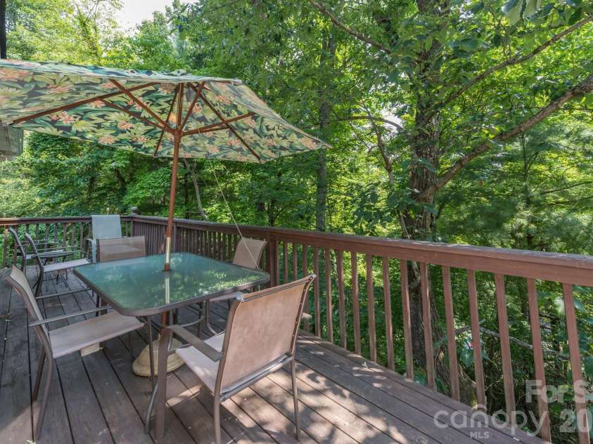 275 Allen Mountain Drive, Black Mountain, NC 28711.  MLS# CAR4403183, YatesRealty ID 39255. 