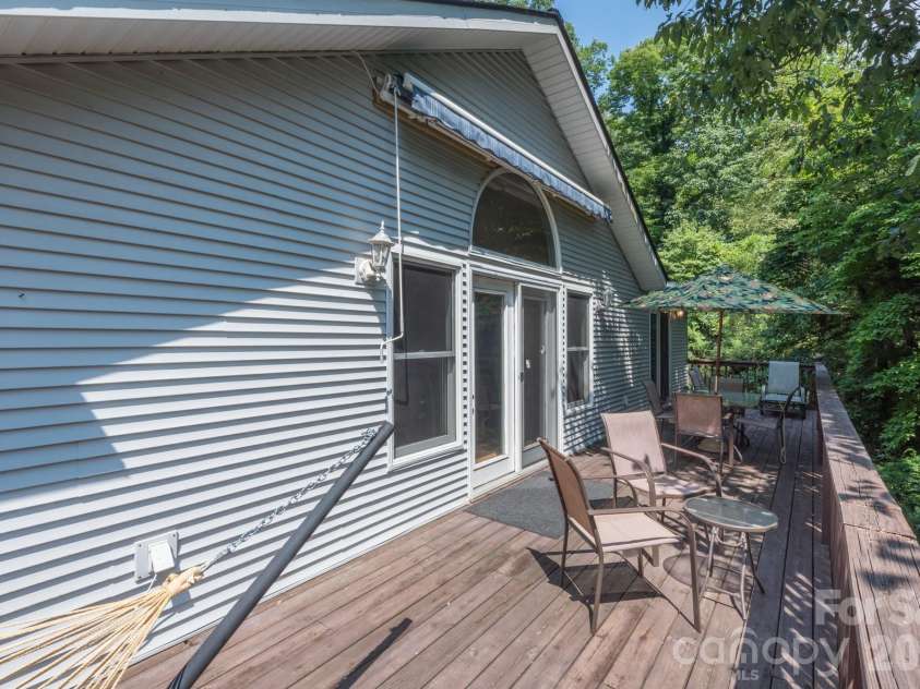 275 Allen Mountain Drive, Black Mountain, NC 28711.  MLS# CAR4403183, YatesRealty ID 39255. 