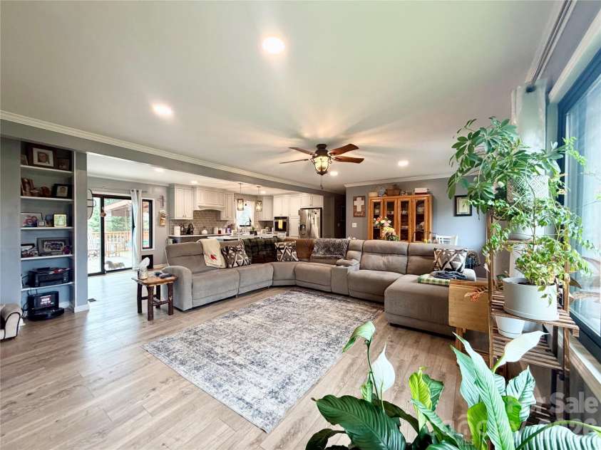 701 Cherry Lane, Shelby, NC 28150.  MLS# CAR4354299, YatesRealty ID 3926. 