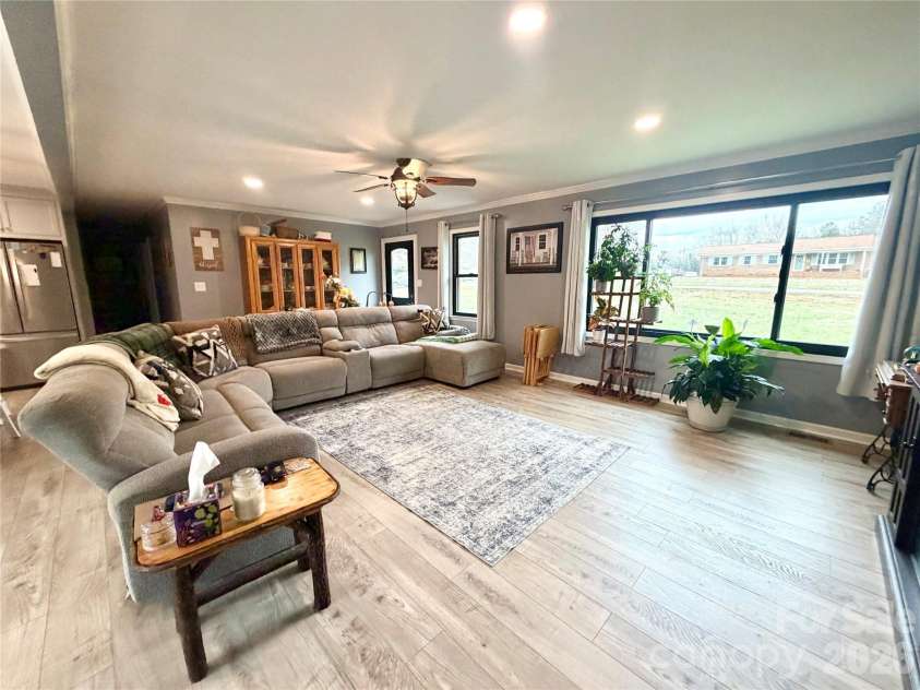 701 Cherry Lane, Shelby, NC 28150.  MLS# CAR4354299, YatesRealty ID 3926. 