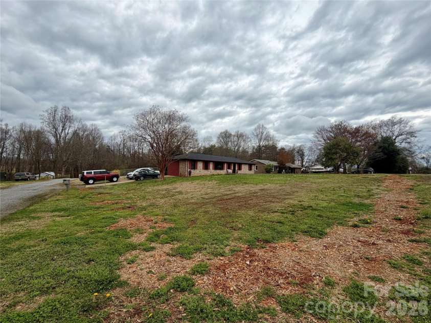 701 Cherry Lane, Shelby, NC 28150.  MLS# CAR4354299, YatesRealty ID 3926. 