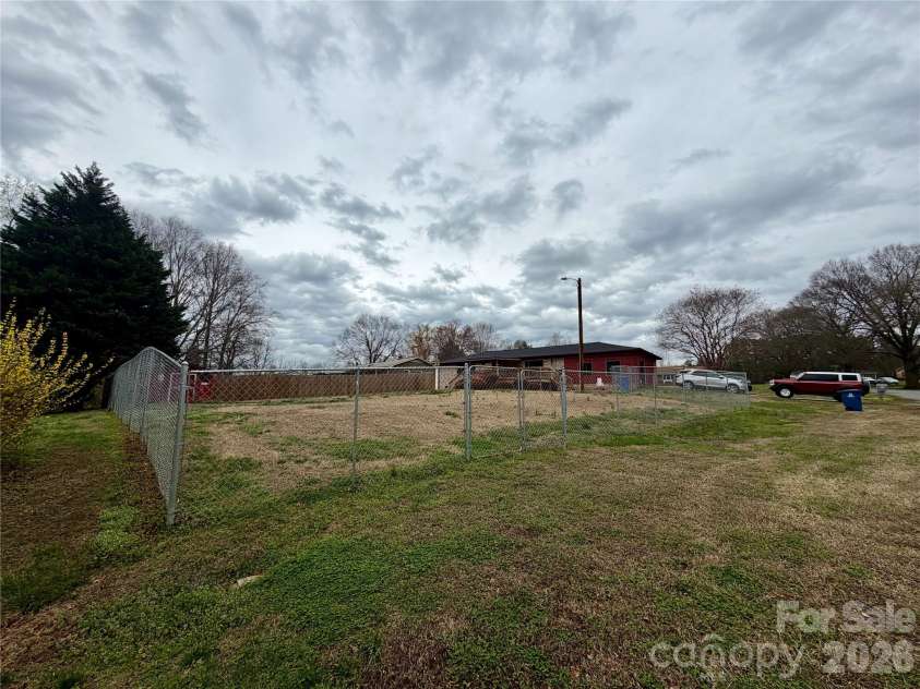 701 Cherry Lane, Shelby, NC 28150.  MLS# CAR4354299, YatesRealty ID 3926. 