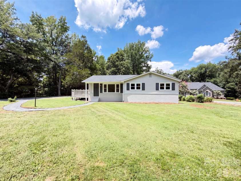 9801 Hannon Road, Charlotte, NC 28227.  MLS# CAR4404107, YatesRealty ID 39260. 