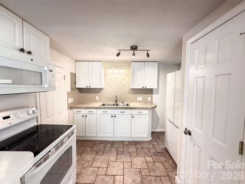 9801 Hannon Road, Charlotte, NC 28227.  MLS# CAR4404107, YatesRealty ID 39260. 
