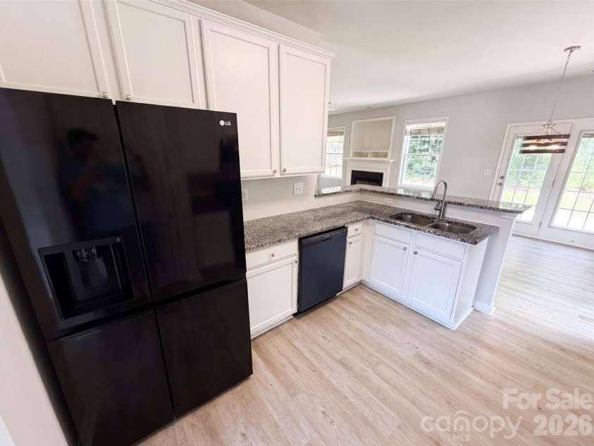 11528 Erwin Ridge Avenue, Charlotte, NC 28213.  MLS# CAR4396730, YatesRealty ID 39262. 