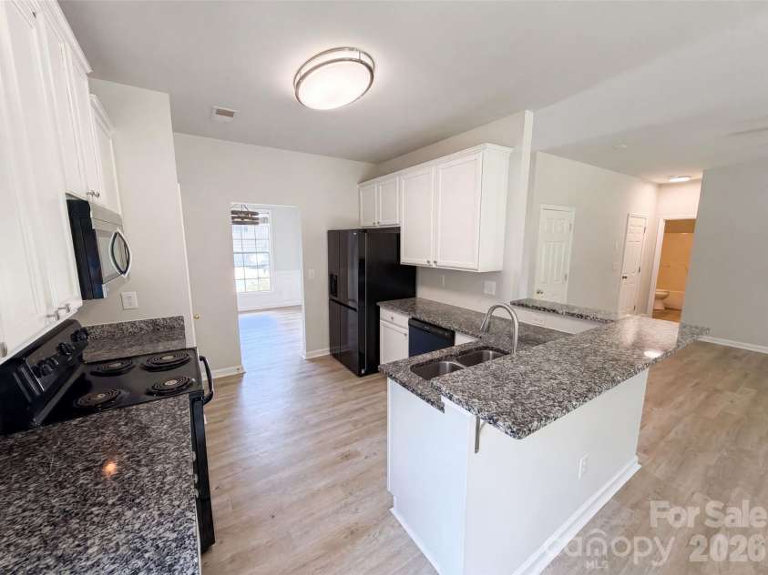 11528 Erwin Ridge Avenue, Charlotte, NC 28213.  MLS# CAR4396730, YatesRealty ID 39262. 