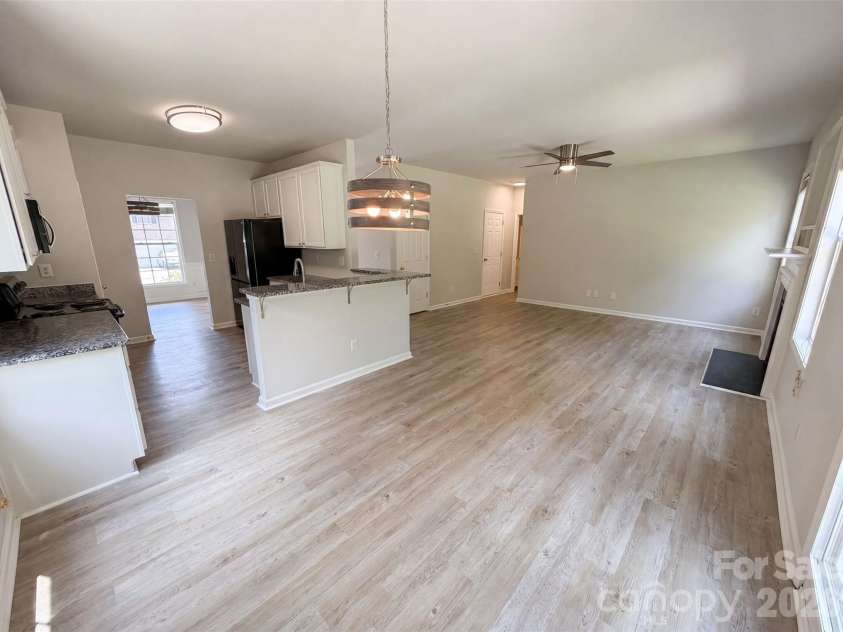 11528 Erwin Ridge Avenue, Charlotte, NC 28213.  MLS# CAR4396730, YatesRealty ID 39262. 